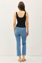 Load image into Gallery viewer, Basic Scoop Neck Tank
