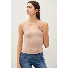 Load image into Gallery viewer, Basic Scoop Neck Tank
