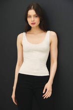 Load image into Gallery viewer, Basic Scoop Neck Tank
